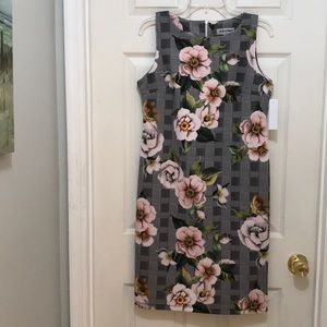 Lovely Floral and Plaid Dress! 10 Bust 37” Stretch